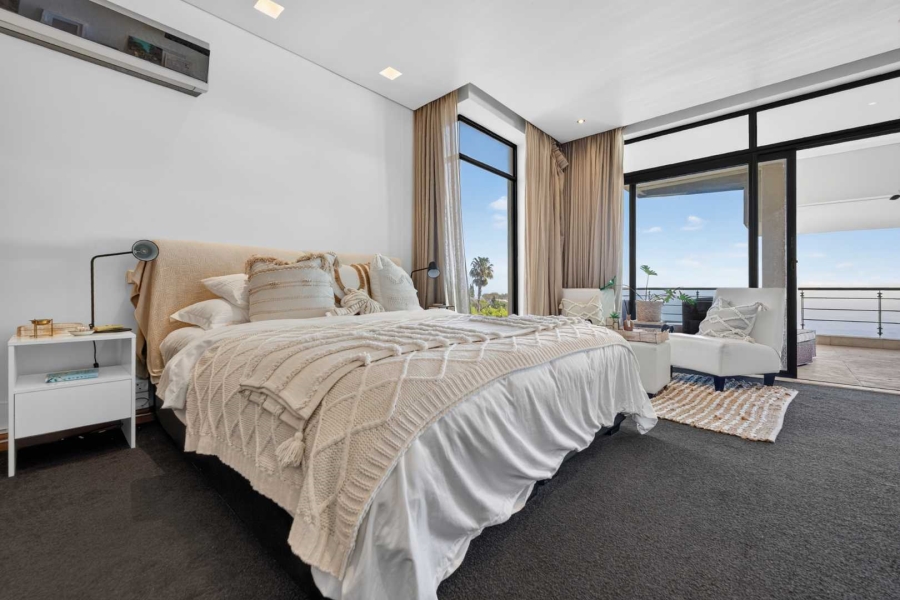 8 Bedroom Property for Sale in Bantry Bay Western Cape